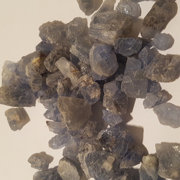 601ct Fluorescent afghanite gemstone crystal large specimens lot for cabbing - Picture 3 of 4